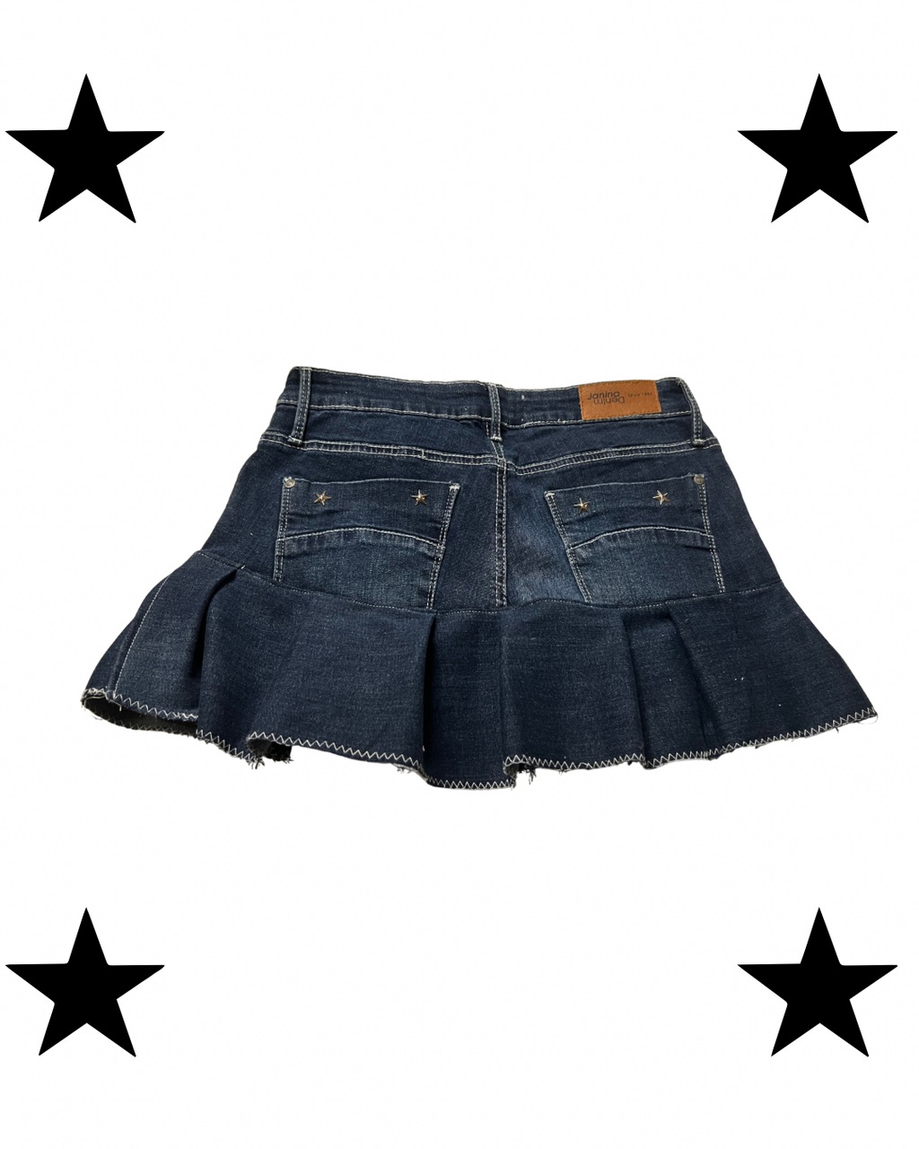 Y2K mini skirt style with Cristal’s