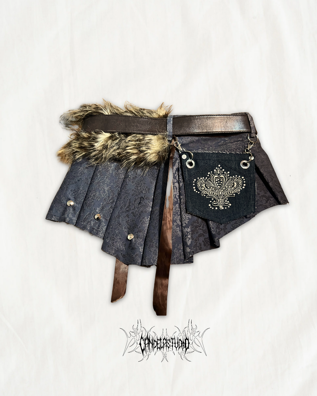 1/1 piece Mini skirt y2k with belt and fur