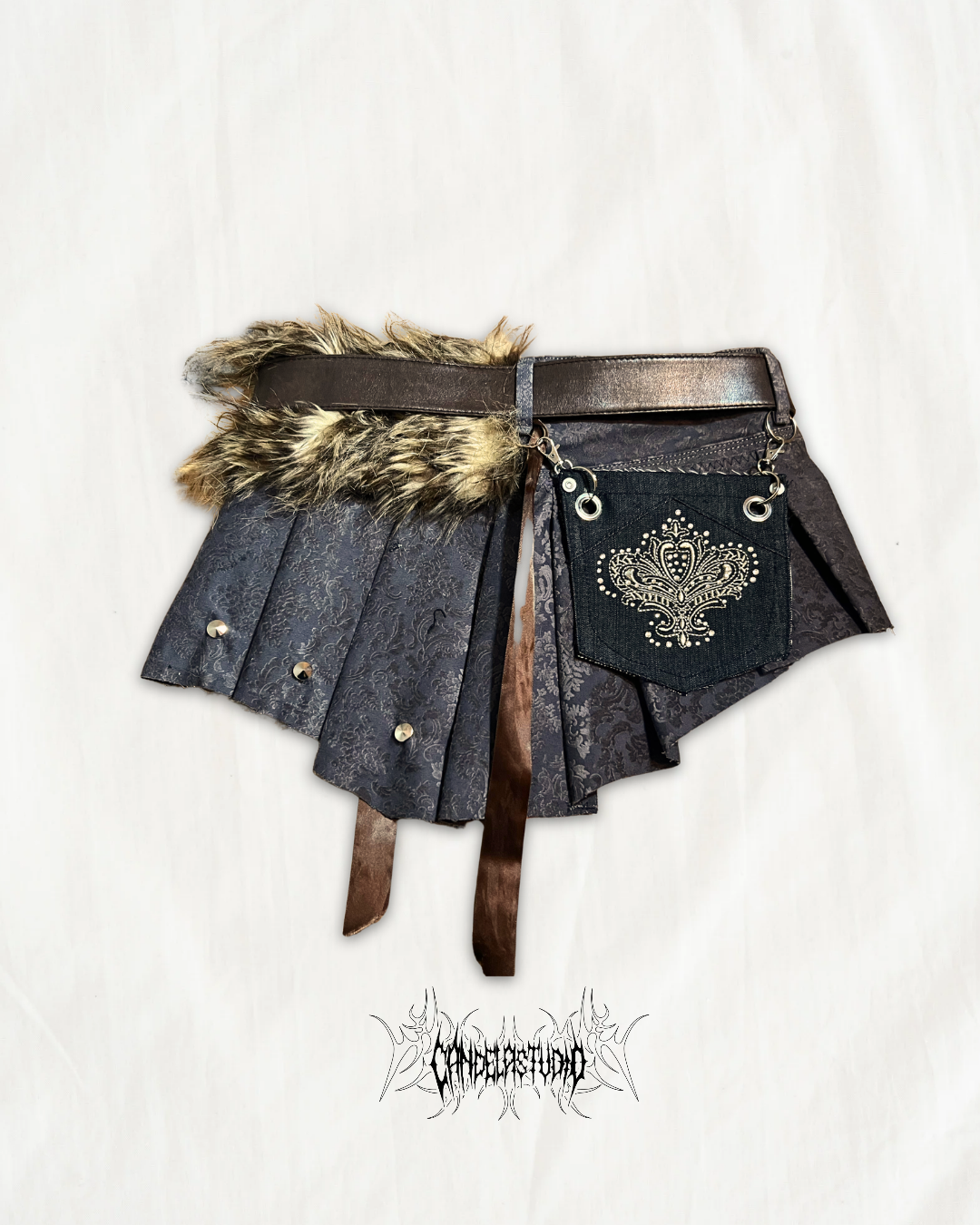 1/1 piece Mini skirt y2k with belt and fur